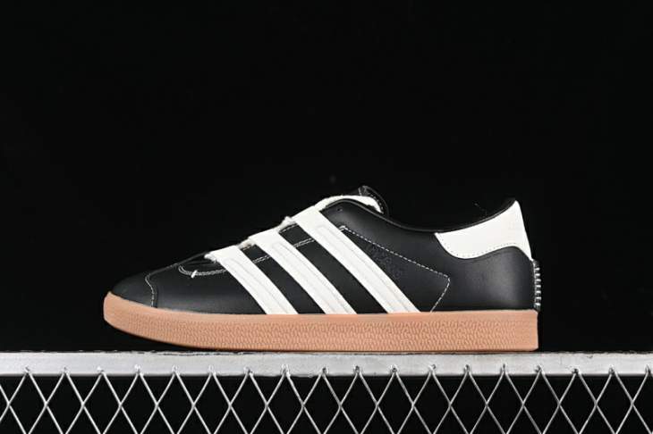 Picture of Adidas Gazelle _SKUfw18028555768384815fw
